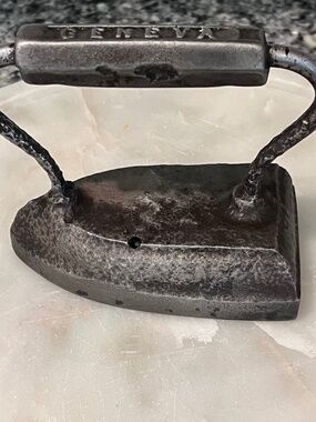 Geneva Cast Iron Sad Iron Flat Iron Primitive Laundry Collectible 5"